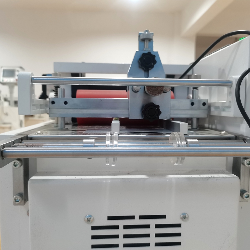 HX-160D Photoelectricity Tracing Cutting Machine