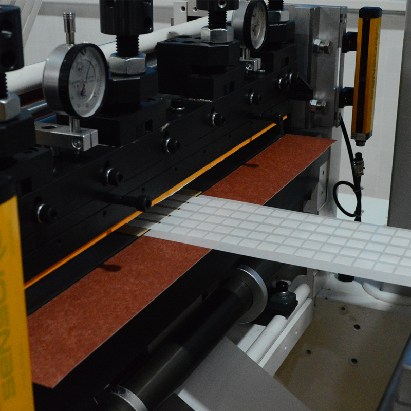 Electronic Car Manufacturing Factory 3MVHB Tape Cutting Machine
