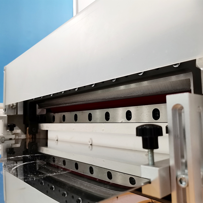 Factory Automation Non Woven Fabric Cutter Machine 